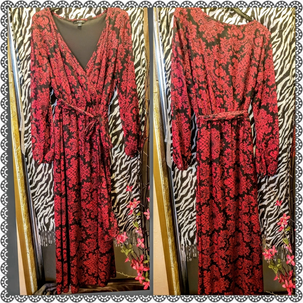 Maxi dress. Red and black.